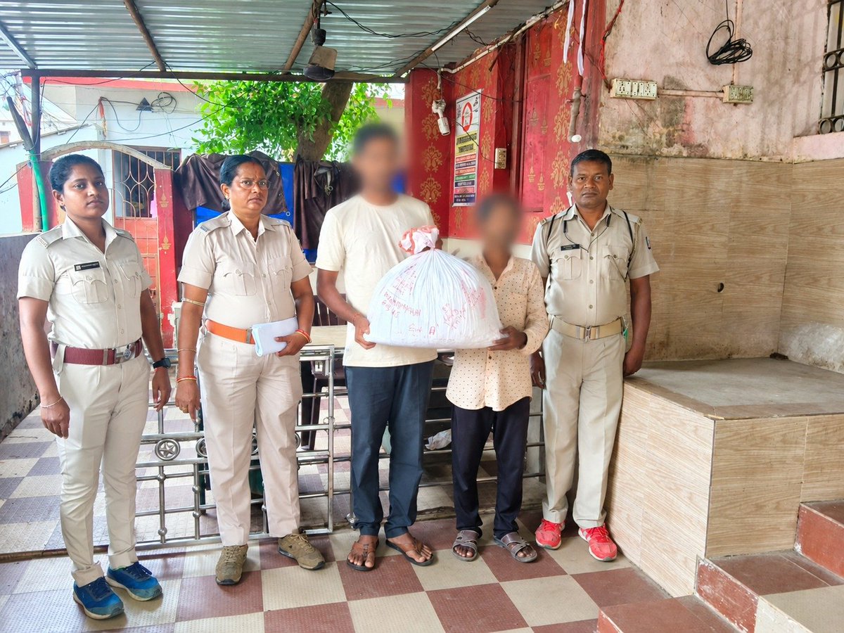SpBhadrak's tweet photo. Purunabazar P.S. Case No. 234/2026
U/s 20(b)(ii)(B)/29 NDPS Act

As part of ongoing action against illegal ganja trafficking, 7 kg 485 grams of ganja and one motorcycle were seized in connection with the case. @odisha_police @igerbaleshwar https://t.co/aA7vMziXmz