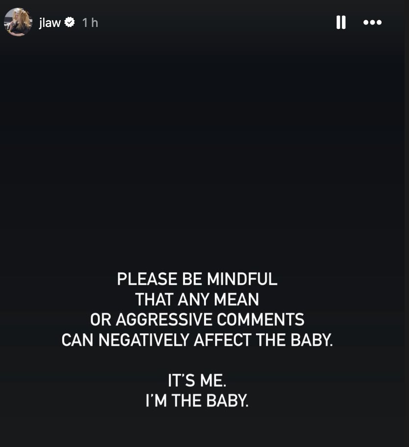 nom0leste's tweet photo. Jennifer Lawrence subiendo una historia de que no sean AGRESIVOS EN LOS COMENTARIO PORQUE LA NEGATIVIDAD LE AFECTA AL BEBE Y QUE EL BEBE ES ELLA JSJSJSJSJSJSSJSJSJ https://t.co/8PoZ2RYqWc