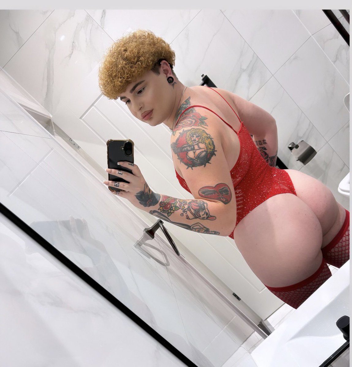Mothplayboyx's tweet photo. Arrived in Bradford!😆🍑 https://t.co/6QRO3PWGCo