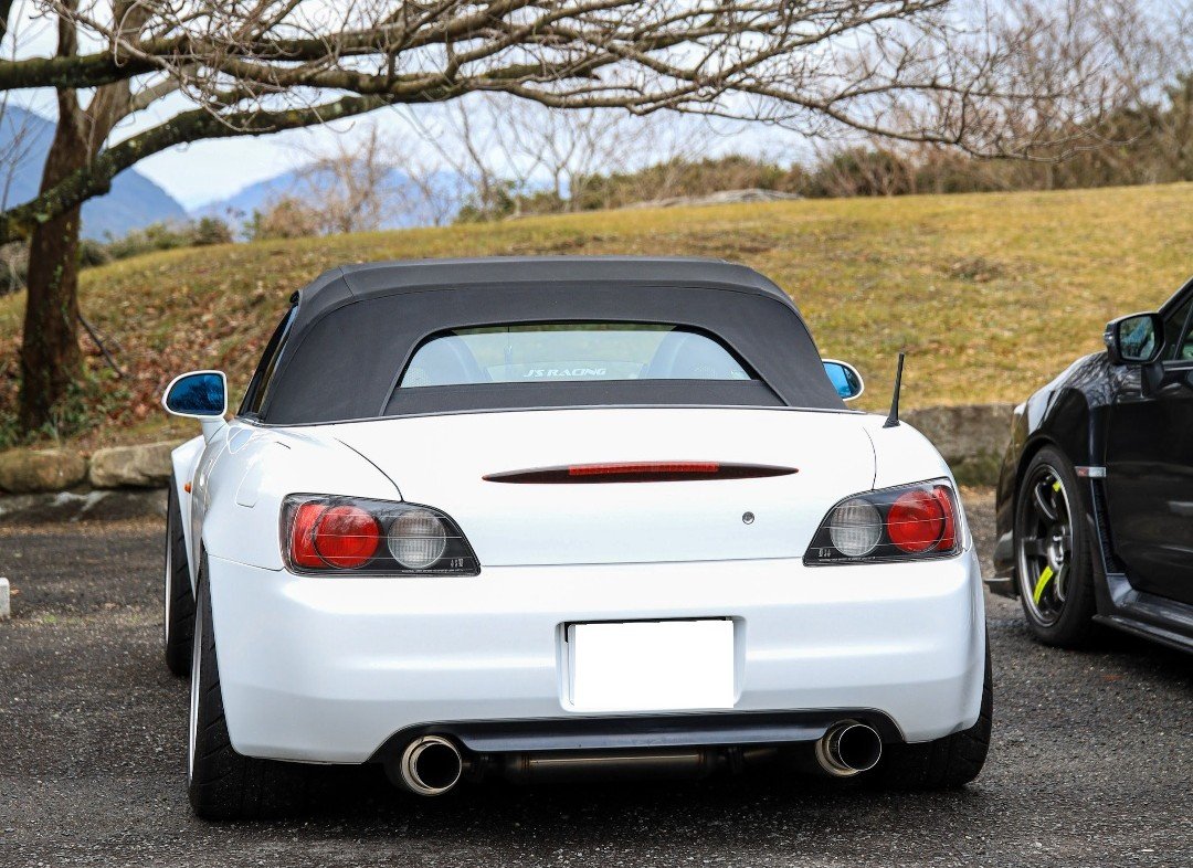 ryo08011's tweet photo. 再投稿

#S2000 #AP1 #ホンダ #車売ります 
#個人売買 #拡散希望

乗り換えのため売却いたします
香川県より
外装とても綺麗です

250万

【車両情報】
・1999年式 AP1
・グランプリホワイト
・修復歴なし
・車検：2026年10月31日まで
・走行距離：約153,000km

↓下に詳細載せてます https://t.co/vebWQfin6l