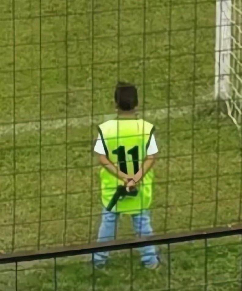 champusologo's tweet photo. Yo el próximo partido en Palmaseca con el porte legal y el Cali jugando con línea de 5 https://t.co/MBNPXThLZJ