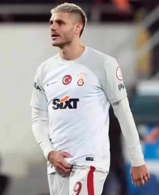 SaracogluSports's tweet photo. Normal bir ligde ikisinin de en az 5 maç ceza alması gerekiyorken Türkiye'de 1 maç ceza verdiler yazıklar olsun alın size yapı. https://t.co/wbHTb2Njau