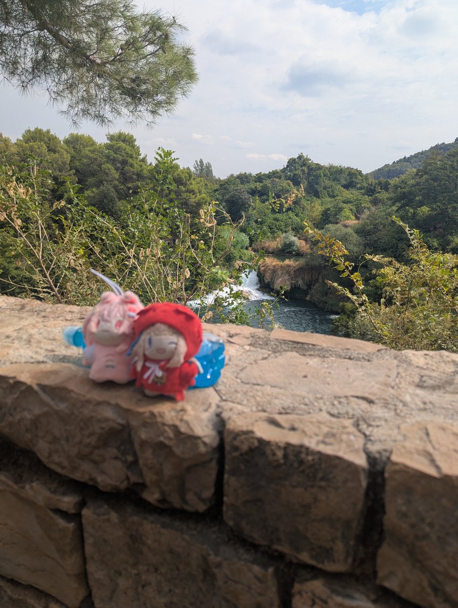 Patty_Cakes28's tweet photo. Today our adventures duo explored Krka National Park. Very beautiful, tons of waterfalls. They also ran into our favorite  hagstorian, Clio! Erm but Clio looked a little different... #amanogawashiina #Capippalist #clioaite https://t.co/kuFRaIbqUv