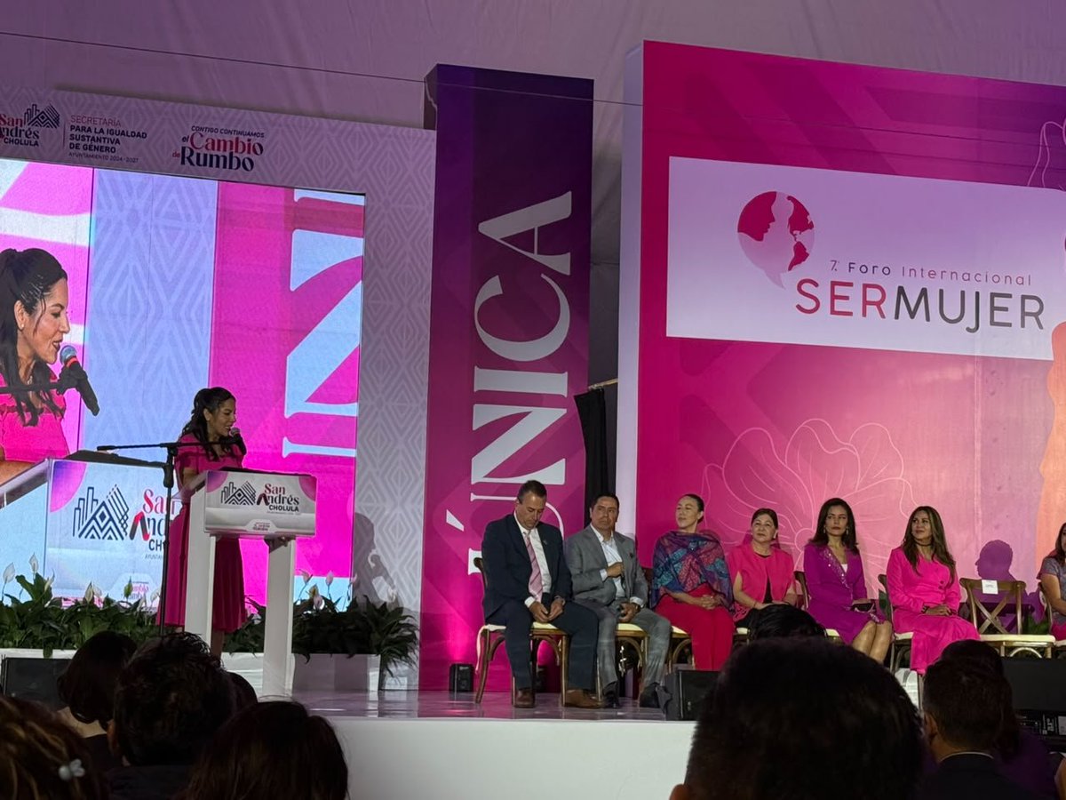 Ultrapuebla's tweet photo. ♀️ La presidenta municipal de San Andrés Cholula Lupita Cuautle encabeza la 7ª edición del Foro Internacional #SerMujer, un espacio para fortalecer el diálogo, la participación y el liderazgo de las mujeres. https://t.co/iwu1QSgJsS