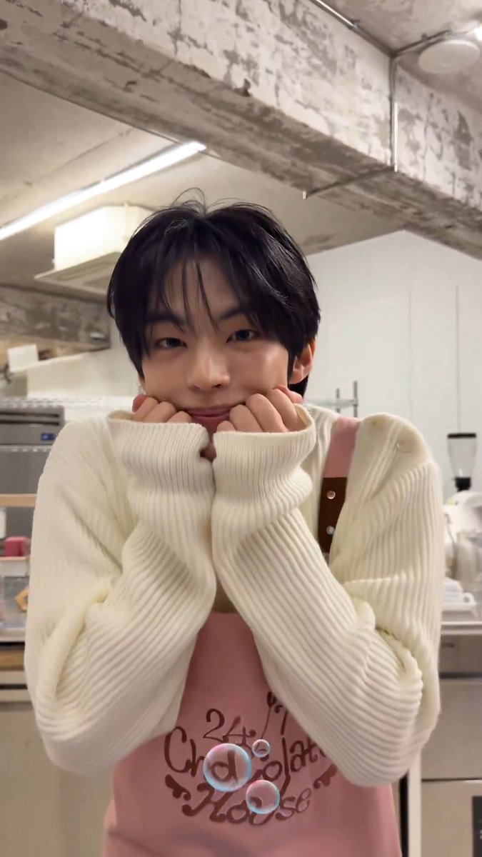 DdandelionR_'s tweet photo. You taught me how to make friends without discrimination and treat everyone fairly. I LOVE YOU DOHOONIE💖 https://t.co/d7Cj84d7oL