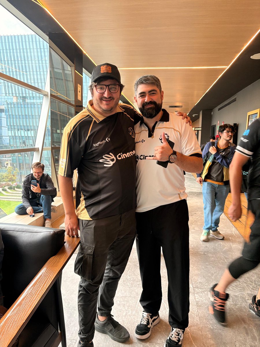 kekoxgaming's tweet photo. @Bibl0s La mera punta del tren! Feliz cumpleaños pásala chingon y que se sigan cumpliendo todas las metas que te propongas 🙏🏻🦁👑 https://t.co/mP3y1iIn3g