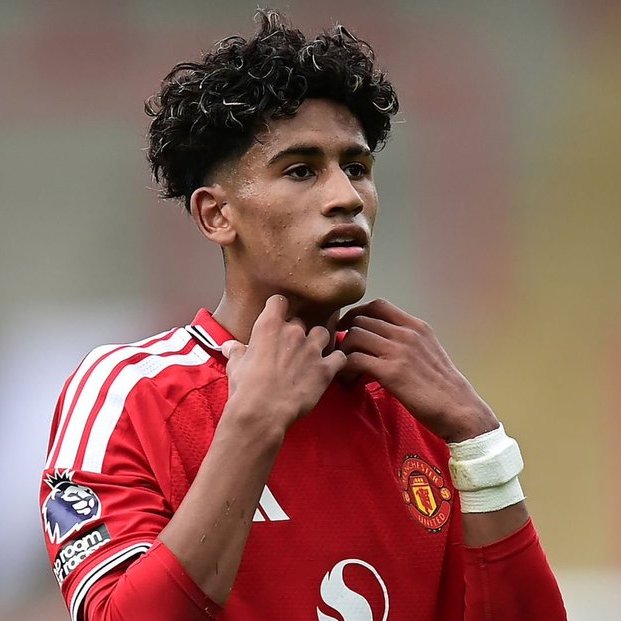 UnitedUpdates's tweet photo. 🚨🚨| JJ Gabriel is now the YOUNGEST-EVER player toever to score three goals in the UEFA Youth League at 15 years, 339 days old. 

JJ Gabriel – 15 (!) years 339 days
Rayan Cherki – 16 years, 32 days 
Karim Adeyemi – 16 years, 287 days

REMEMBER THE NAME! 🔴⭐️ https://t.co/tj9mKnvNdo