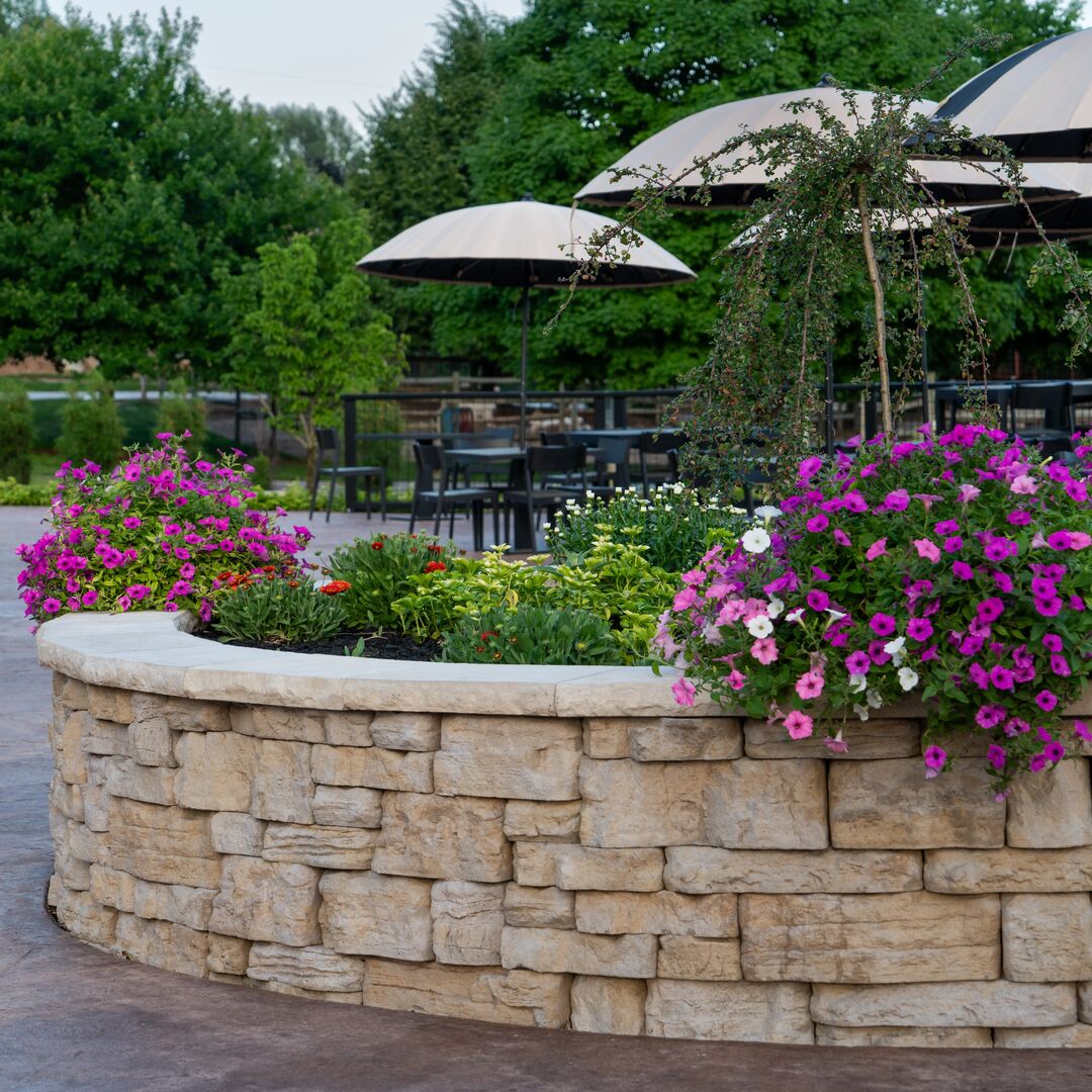 HIGH_FORMAT's tweet photo. Small but mighty. The Belvedere® Wall proves that even a low garden wall can make a big impact. Whether defining planting beds, framing a walkway, or adding subtle structure to a landscape, it's a simple way to create clean lines. https://t.co/HVoJR02kSF