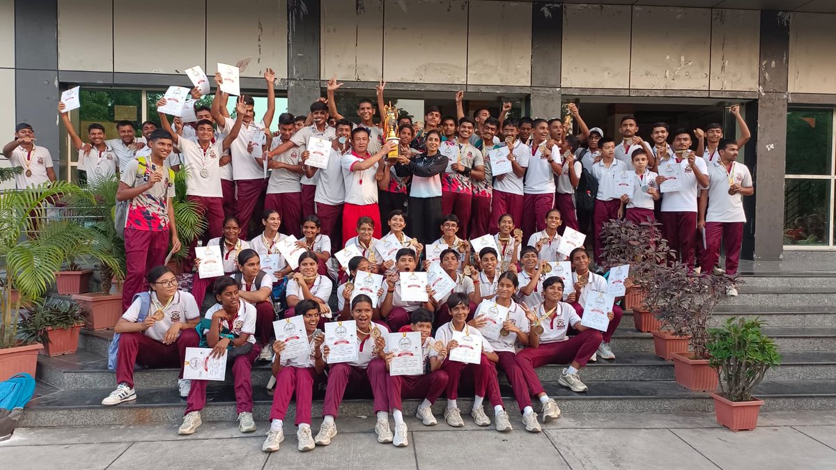 ProDefLko's tweet photo. Proud moment for Sainik School Jhansi, 279 cadets of Sainik School Jhansi participated in District Olympics Games-2026 at Jhansi. 

Displaying exceptional discipline & fighting spirit, the cadets clinched Overall Runner-Up position out of 36 schools with 28 medals (9 Gold, 11 Silver, 8 bronze) including Gold in 4 of 6 team events.

#SainikSchoolJhansi 
#DistrictOlympics2026
#SainikSchoolSociety