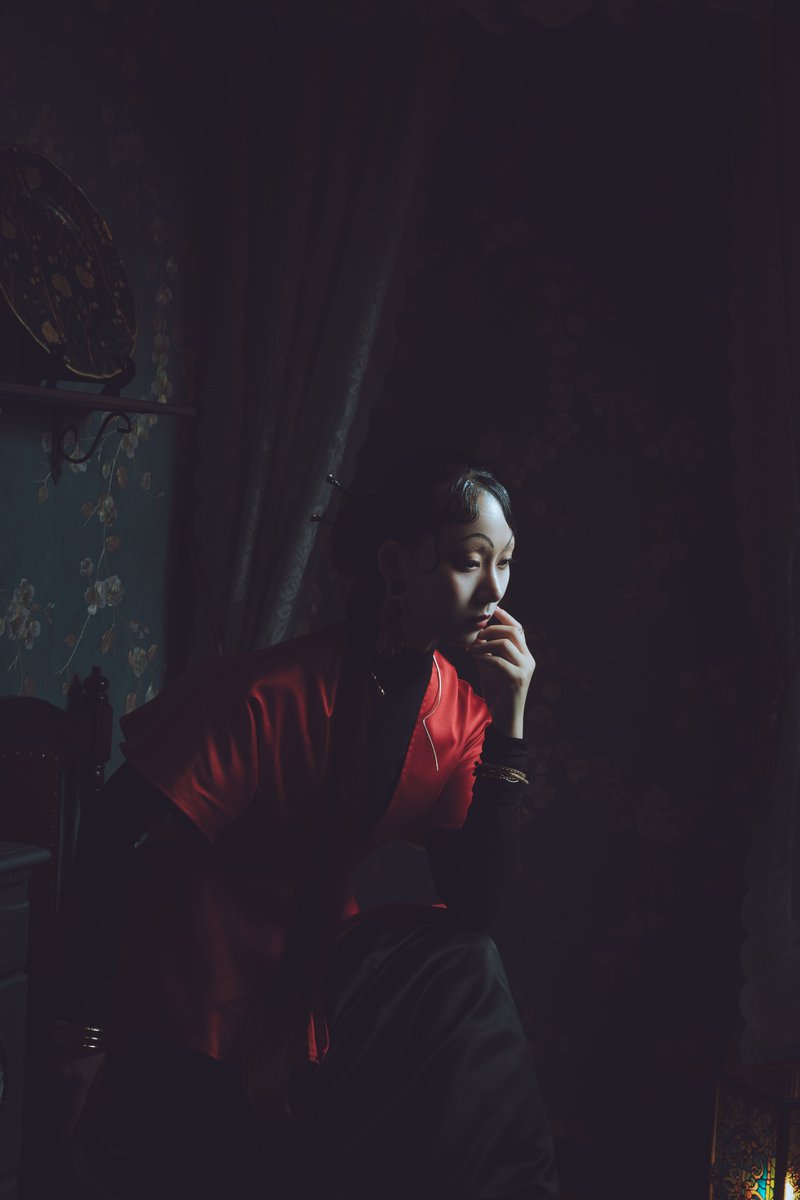 escapiora's tweet photo. 幻想的東洋趣味

Photographer : MiMi @MiMiMinkichi 
Model : Sha LU   lusha0922（Instagram）
Styling/Hair/Makeup : Riel  @RielsFairyTale 
Space : @escapiora https://t.co/2e4omT7eLM