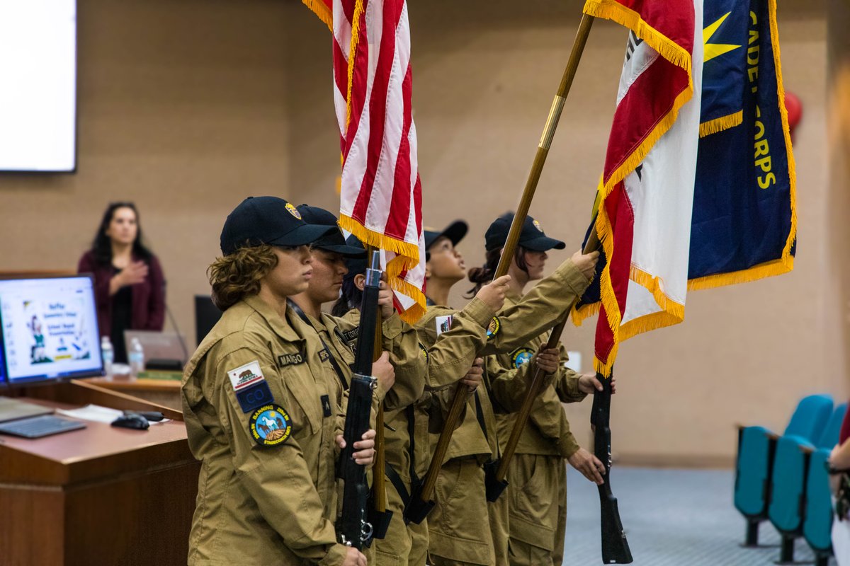 BanningUSD's tweet photo. 💚 A great night of student voice and leadership at our Board of Trustees meeting!
The evening featured a presentation from Hoffer Elementary, several student speakers, the swearing-in of our new Student Board Member and the presentation of colors by Banning HS Color Guard. https://t.co/aA0jMSNQlJ