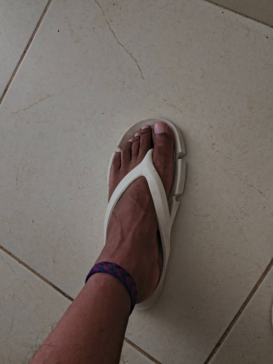 bigp2001mx's tweet photo. Aquí regresando...que opinas de sandalias blancas? https://t.co/m7IW9bGSTN