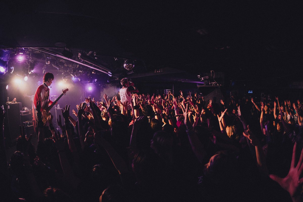 Satos_Cafe_Bar's tweet photo. #ADH5周年 5days 全日満員御礼㊗️

毎日ライブハウスに通って、最高の対バン相手&amp;フロアのみんなと毎晩ひたすらライブ。幸せすぎる5日間。感動をありがとう！

📸 @kakeru_Selendip 
#ASHDAHERO https://t.co/FFcOWg0ZRy