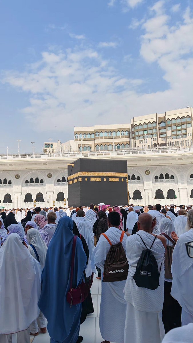 faltaq8's tweet photo. مكة المكرمة.. أطهر بقاع الأرض، مهبط الوحي، قبلة المسلمين، ومهوى أفئدة المؤمنين.
شرّفها الله وجعلها حرماً آمناً، ورفع ذكرها إلى يوم الدين.
اللهم زدها تشريفاً وتعظيماً وتكريماً ومهابة، وبلّغنا إياها آمنين مطمئنين. 🕋🤍
#مكة_المكرمة #العاصمة_المقدسة https://t.co/Cx2Bo6xfAJ