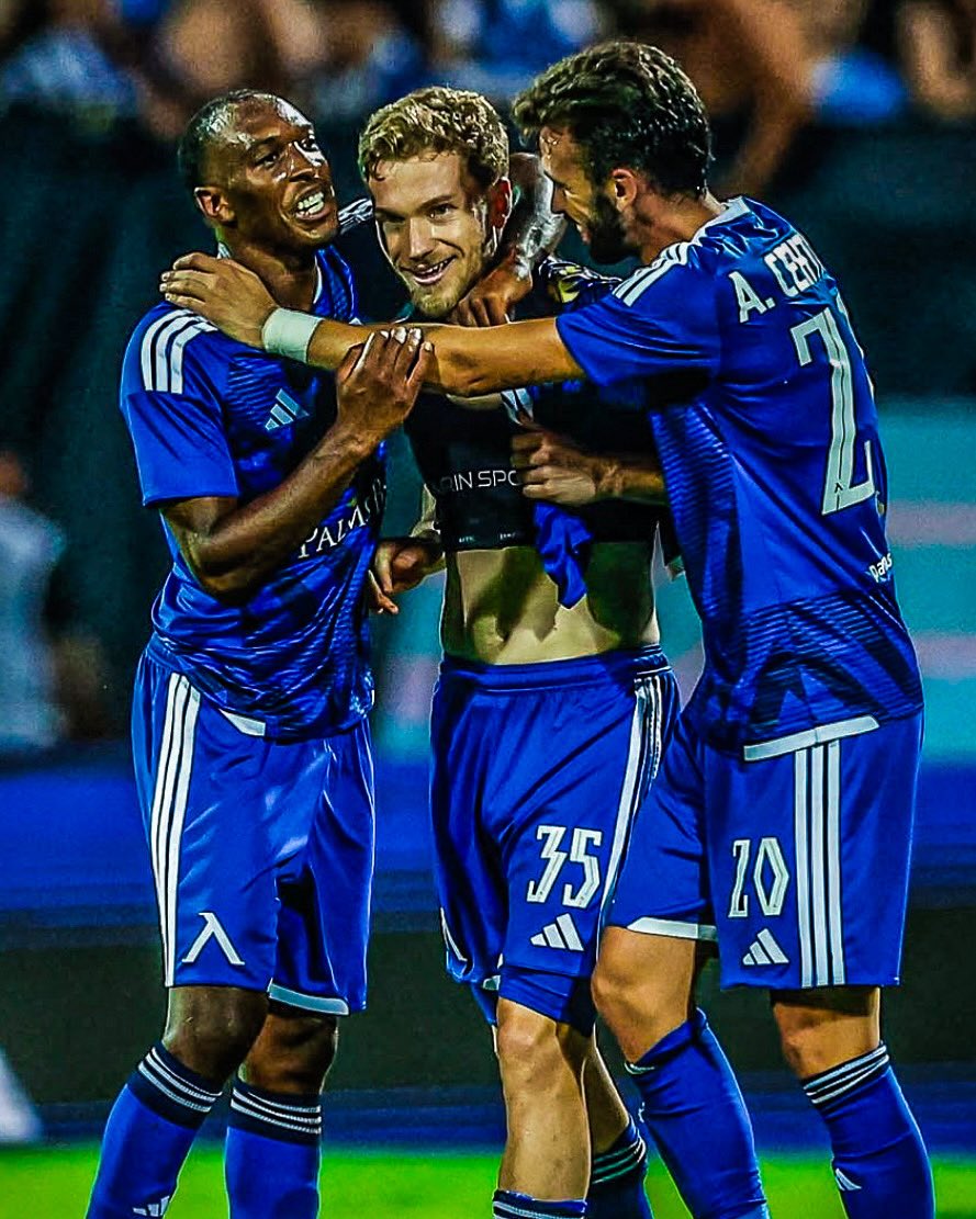 eurofootcom's tweet photo. 🏆🇧🇬 This year, Levski Sofia made history by winning their first Bulgarian title in 17 years! ✅ 

They also ended Ludogorets' dominance, who won 14 consecutive league titles. 

Tonight, for the first time in 15 years, Levski Sofia will play in the UEFA Europa League proper! ✨ https://t.co/Ho4WXOphxV