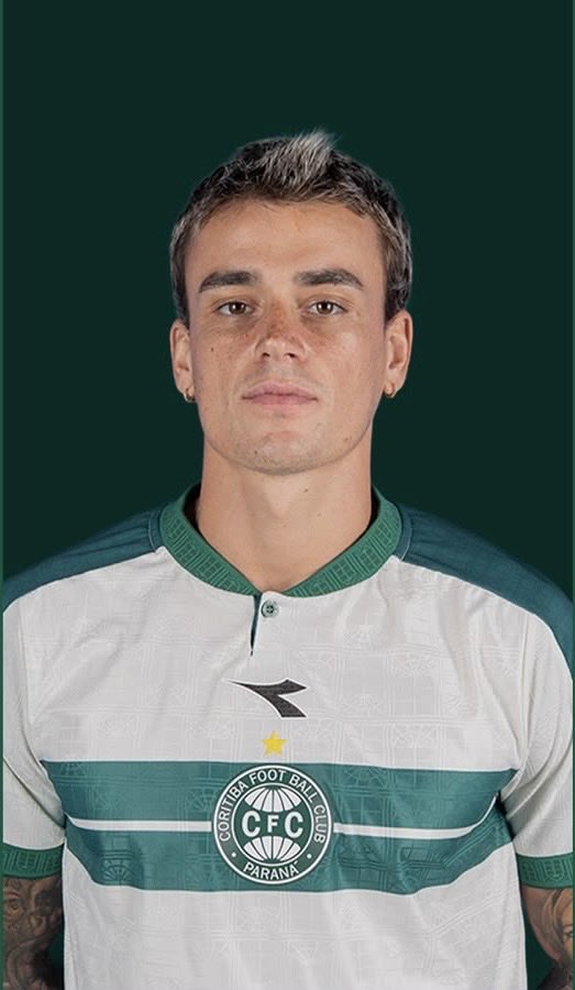 COXAnautas's tweet photo. 🇺🇾 GRINGO NA ÁREA

O Coritiba anunciou a contratação do volante uruguaio Nicolás Fonseca, de 27 anos.

Com os direitos ligados ao León, do México, o jogador chega ao Verdão por empréstimo, com passe fixado.

Seu último clube foi o Real Oviedo, da Espanha, onde disputou a La Liga. https://t.co/fjHuMZOuH9