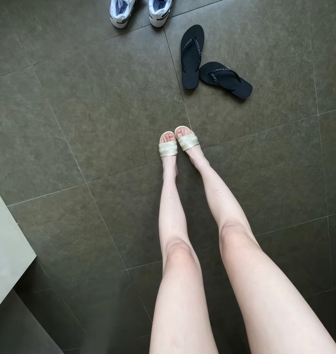 Phillio243360's tweet photo. 减肥是女人一辈子的事情… https://t.co/SipWFCaacp