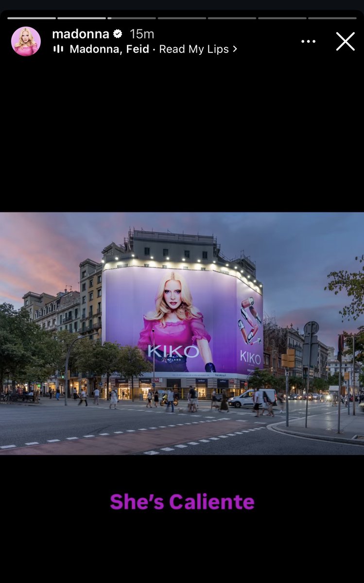 Angiesbitch33's tweet photo. What the hell is she talking about 😭😭 https://t.co/6IgiUveeNU