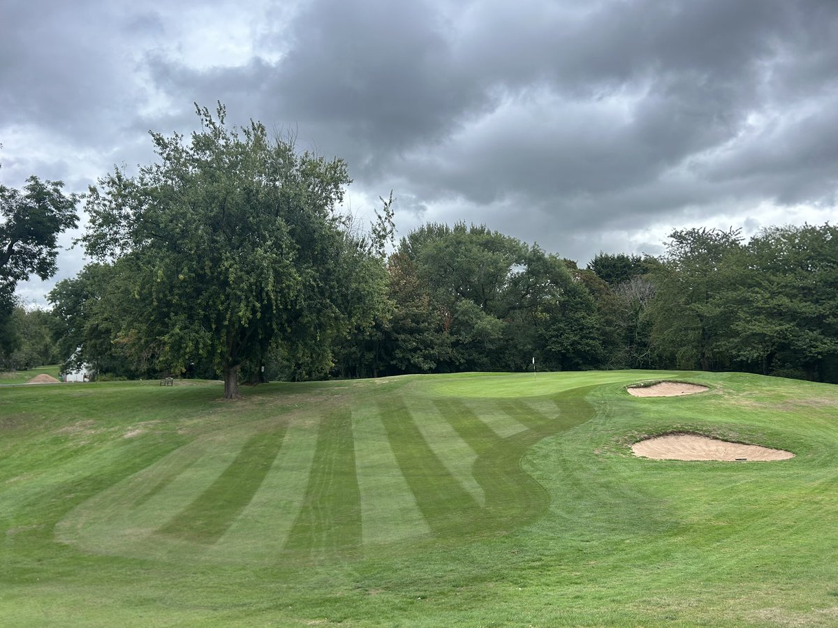MarkSim93794378's tweet photo. Greens ironed, holes trimmed, bunkers raked, tees and approaches cut &amp; blown plus tidy up around the maintenance facility. Nice catch up with @CallumHutchTurf talking agronomy and change of climatic conditions 

#greenkeeping @MonmouthshireGC https://t.co/oD4sdg5Rn9