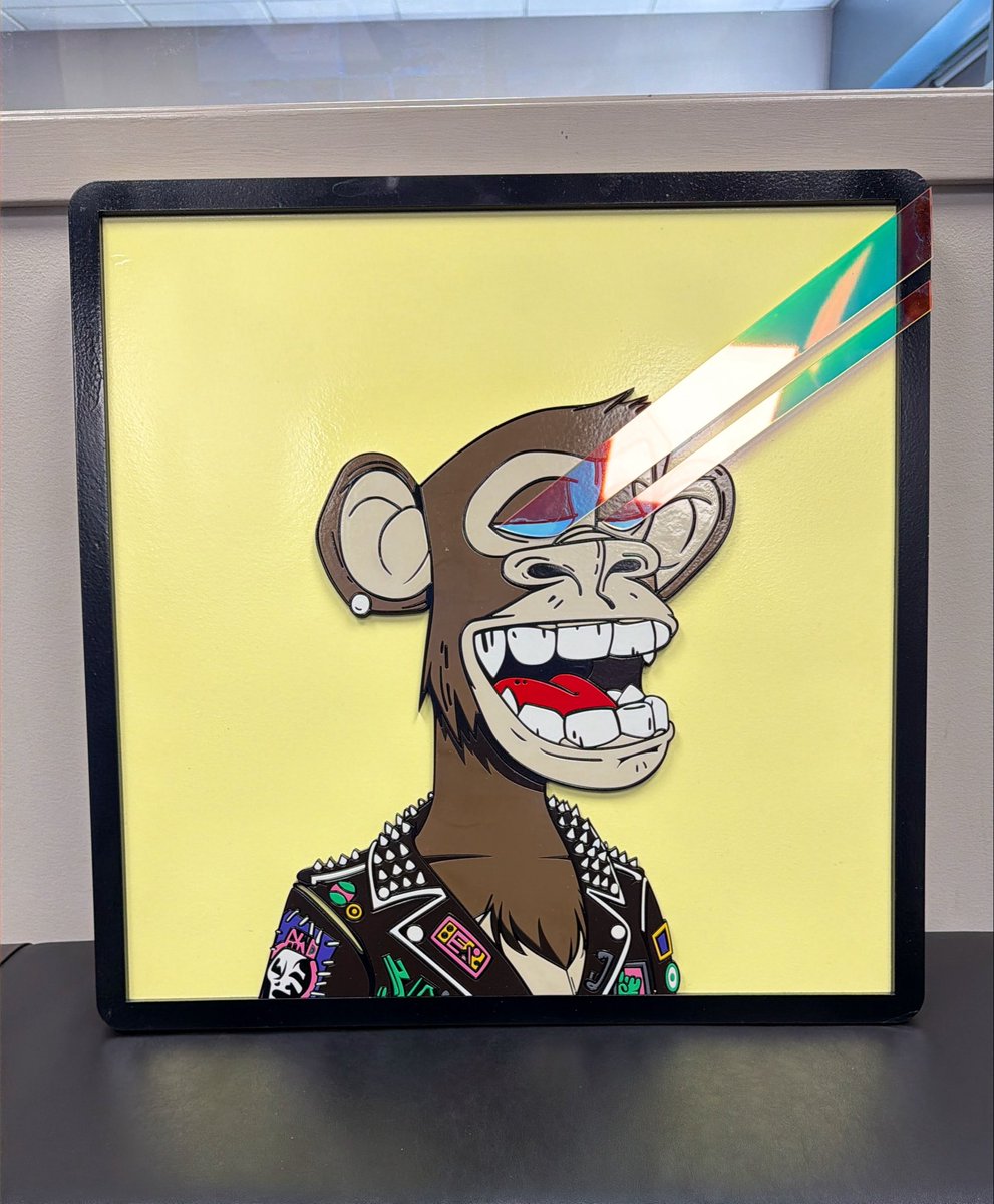 AdamWeitsman's tweet photo. Just receive the most amazing wood carved gift of my ape in the mail ! The photo does not show how incredible it is. Thank you SO much @Chap1nn for your next level  kindness and to @XswampyTV for creating this masterpiece. Made my entire day !!!!! https://t.co/1yEPxmqKcD