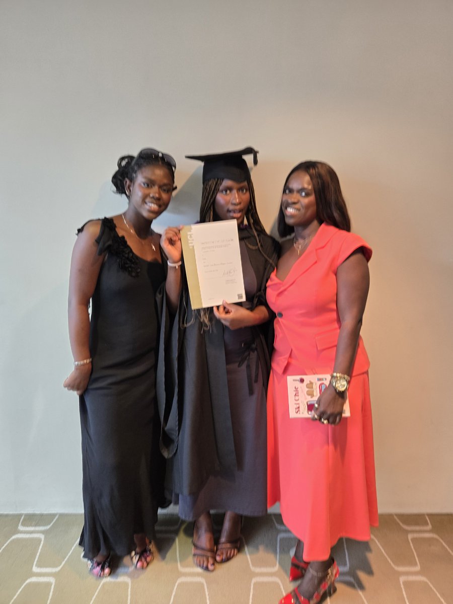 topeolowu's tweet photo. My daughter is a law graduate from UCL.
I don't take the grace of God upon my life for granted. Mum to adults 🥰 https://t.co/vIDW2Oa4ZB