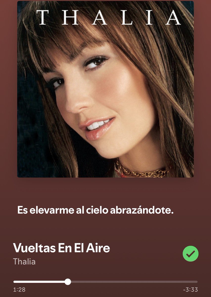 mglcruz's tweet photo. Es que “Vueltas en el aire” es LA CANCIÓN, no entiendo como Thalia nunca la promocionó, es tan perfecta. https://t.co/pO9a8WyFCx