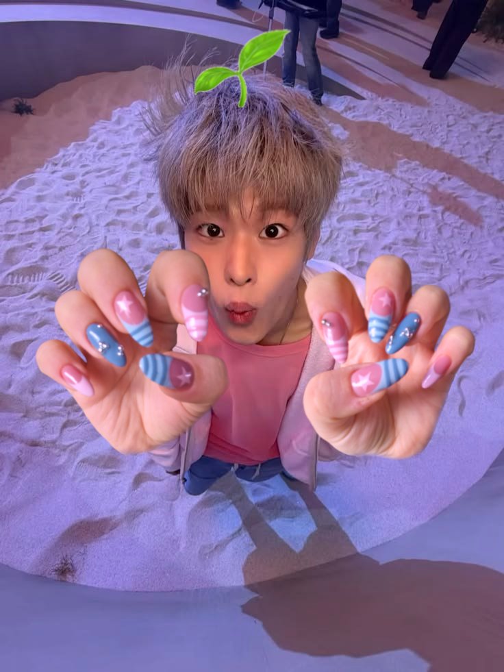 ddolboing's tweet photo. #ddorinails pt.3 👅 https://t.co/yLasBt9TeX