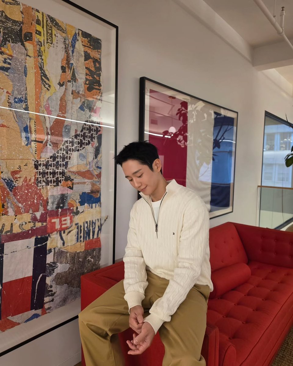 haeiness_pk's tweet photo. Jung Haein giving absolute boyfriend vibes! 😍❤️ And that beautiful smile of his… I simply can’t. 🥹❤️
#NYFW2026 #HolyHaein
#TommyHilfigerxJungHaeIn
@ActorHaein @TommyHilfiger https://t.co/qXNuWkuEu6