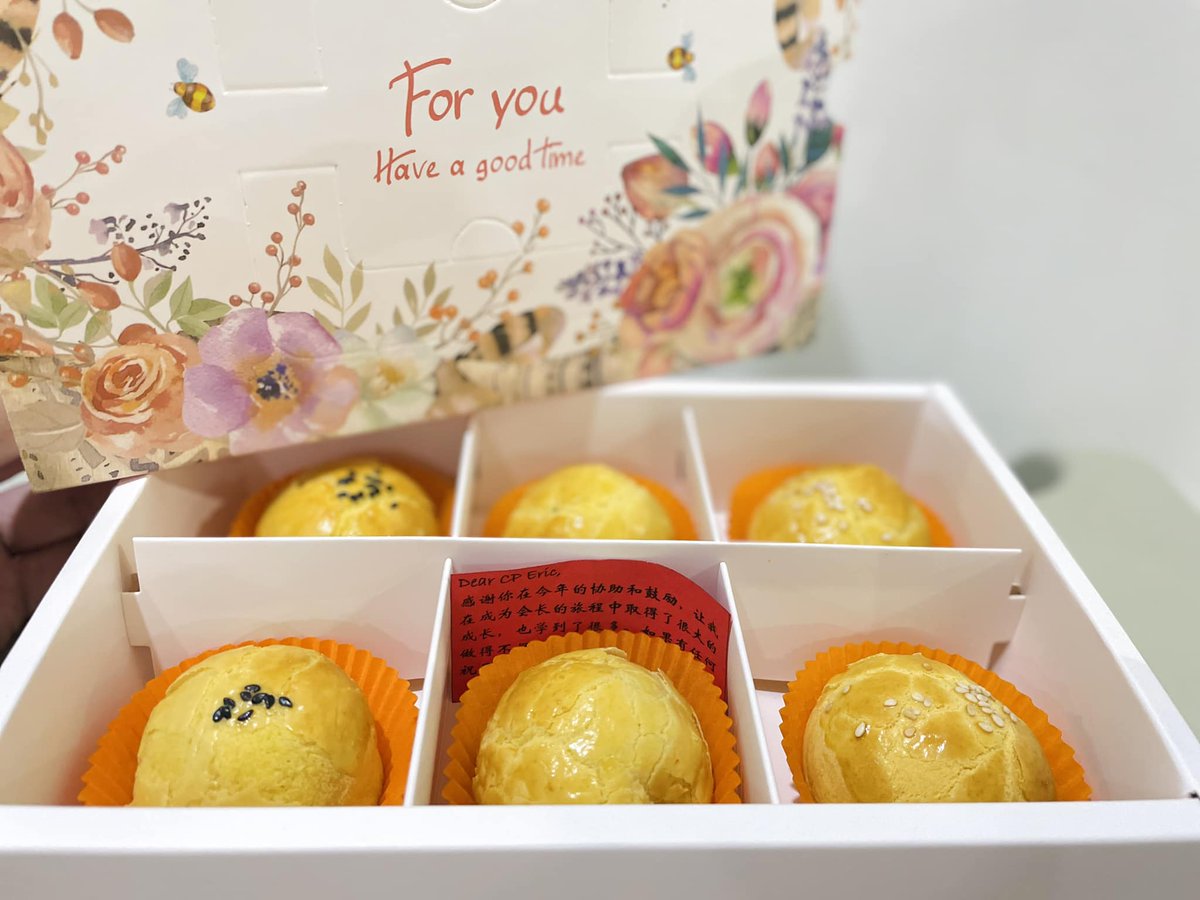 anthoallen45351's tweet photo. Happy Mid-Autumn Festival 
Thank you to the chairman for the thoughtful Mid-Autumn gift 
It even came with a heartfelt note https://t.co/b9nWXHkBP2