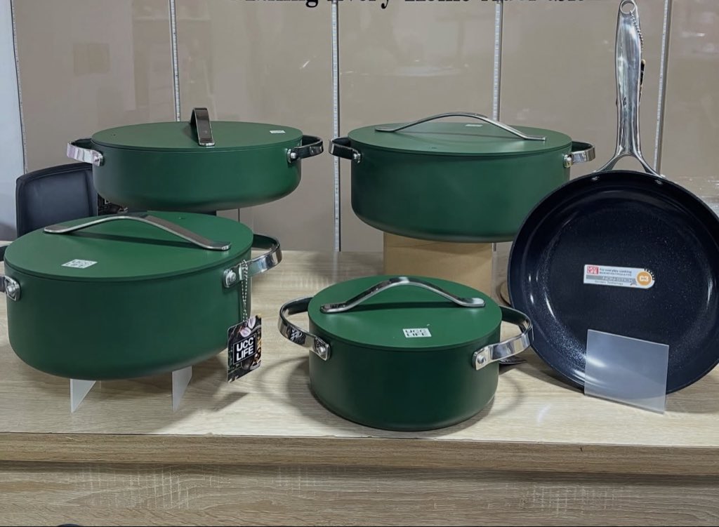 JenieCollection's tweet photo. Do we all agree that green is beautiful? 💚

Invest in quality cookware🔥 https://t.co/L8lLu6cS5V