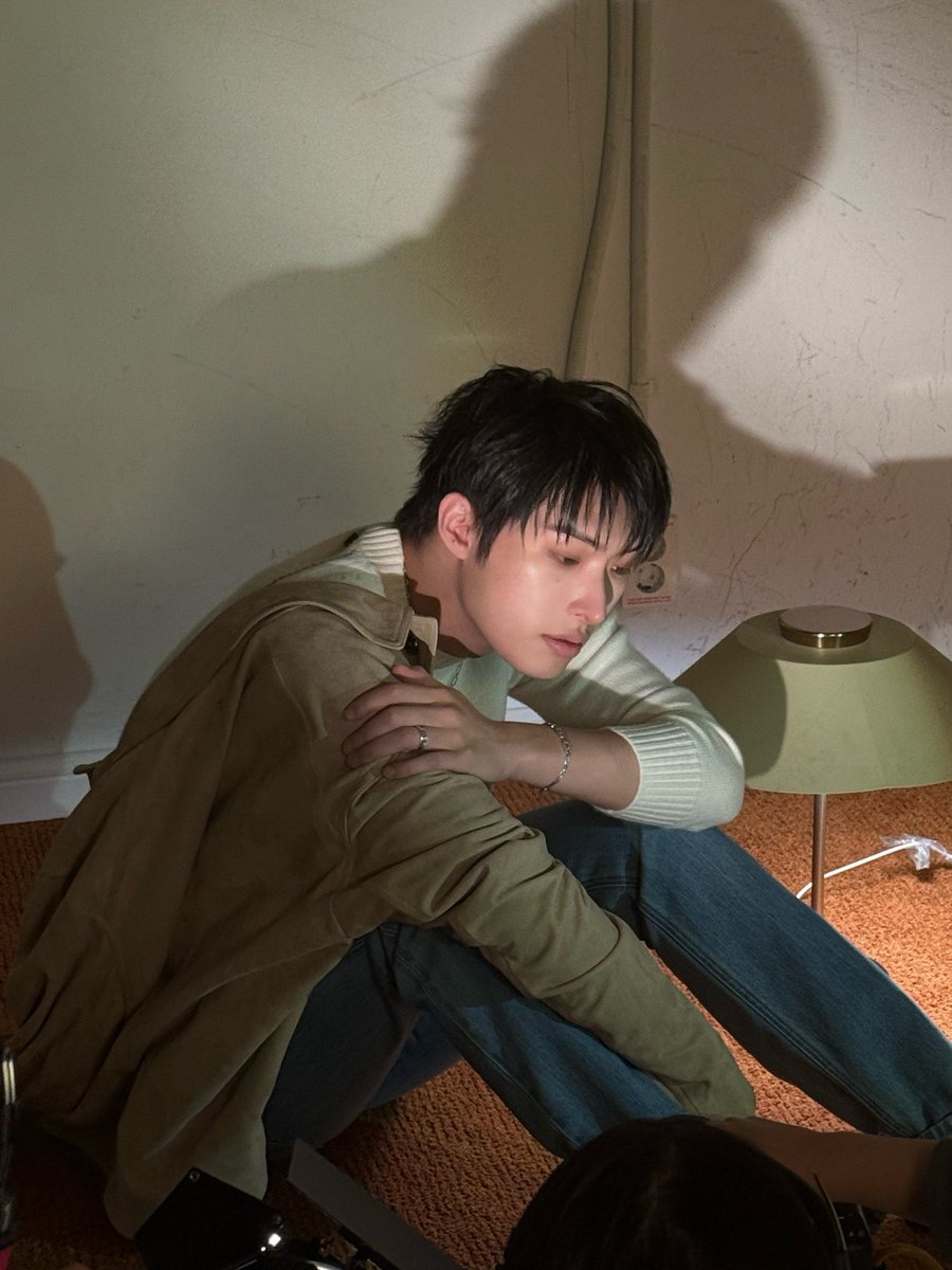 mingirz's tweet photo. Like the world’s slowing down too, letting me breathe easy for once. I shift a little, resting my arm across my knee, and the shadow on the wall moves with me. https://t.co/jM5o7eRmAe