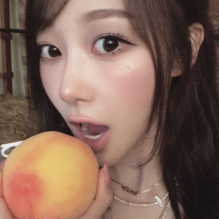 kvrjn4's tweet photo. new me new pfp 😺
which one i should put ?!!?! https://t.co/7CaG5zu5k1