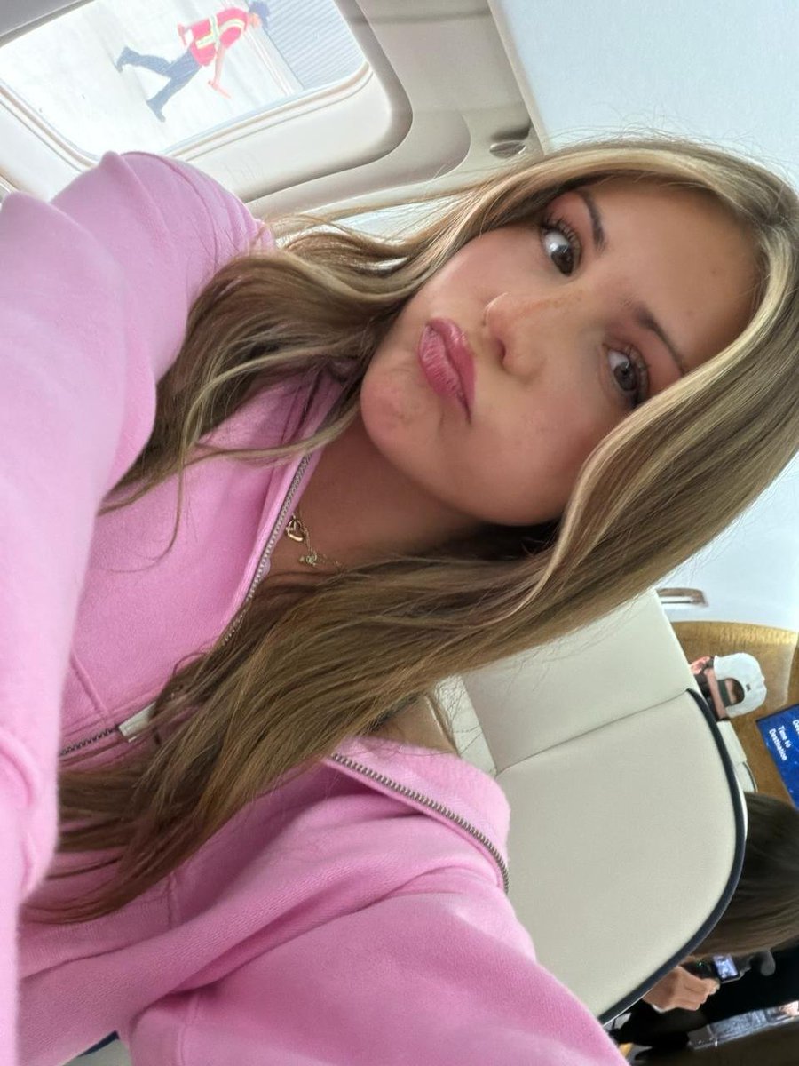 piperurbae's tweet photo. Would you date me or just stalk my posts? 👀 https://t.co/6qBZxDQXDJ