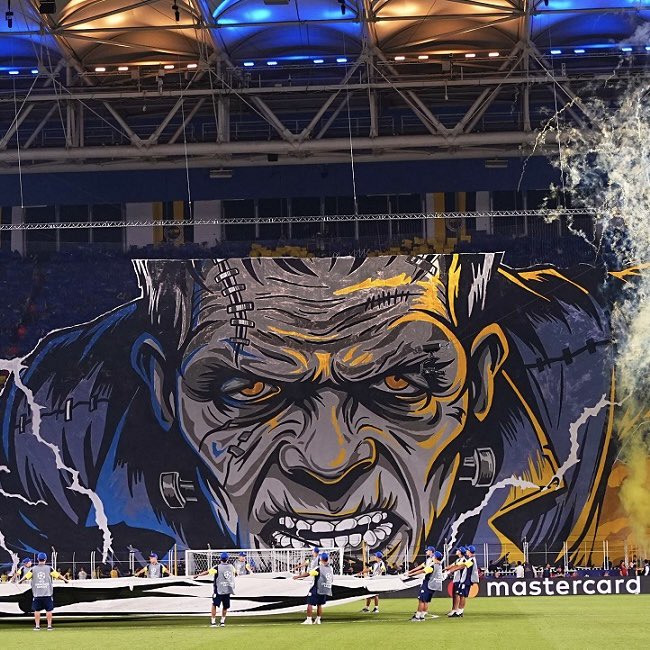 ProFoot_HQ's tweet photo. Fenerbahçe fans prepared an absolutely insane tifo ahead of their Champions League game against Roma. 🤩🔥 https://t.co/0KitUFNEQF