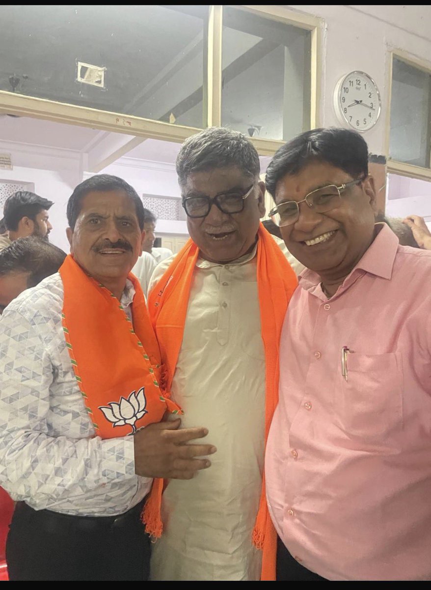 arcbeu's tweet photo. हमारे मित्र CA भाजपा के राष्ट्रीय सह कोषाध्यक्ष भाई राजेश मंगल जी के साथ https://t.co/CvqJFRku0D