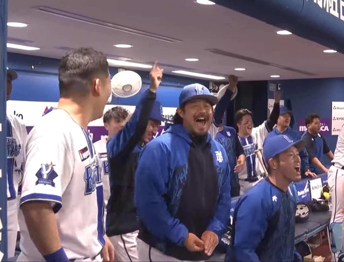 minyulyzm's tweet photo. 古市プロ初HRを確信した時の宮崎敏郎さん流石にプーさんがすぎる🐻wwwwww

#baystars
#横浜DeNAベイスターズ
#横浜優勝 https://t.co/T4hjNGLdug