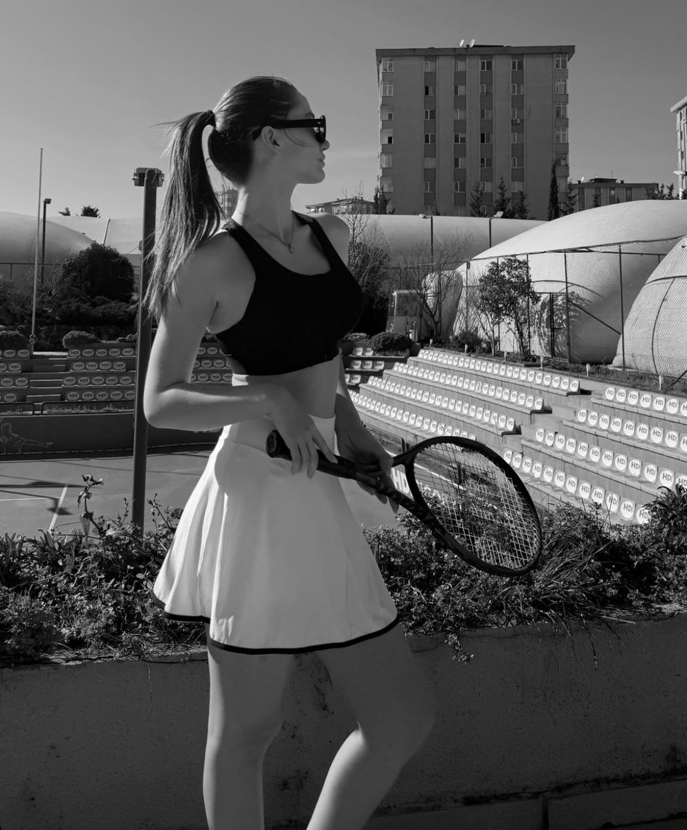 Ceccolpa's tweet photo. Tennis partners, perfect match🙂‍↔️🎾👟
#Arafta #EmSu https://t.co/y3mjwLotlv