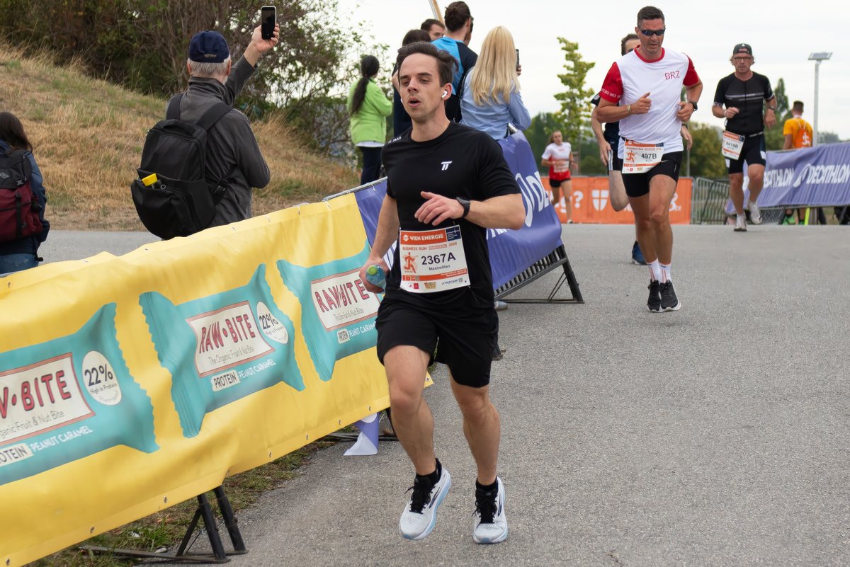floriankoschat's tweet photo. Heuer war wieder ein @PallasCapital Team am Start beim Vienna Business Run.

Gratulation an unsere Läufer, die nicht nur im Tagesgeschäft sondern auch im Sport Höchstleistungen vollbringen. https://t.co/oGXz3t30M6