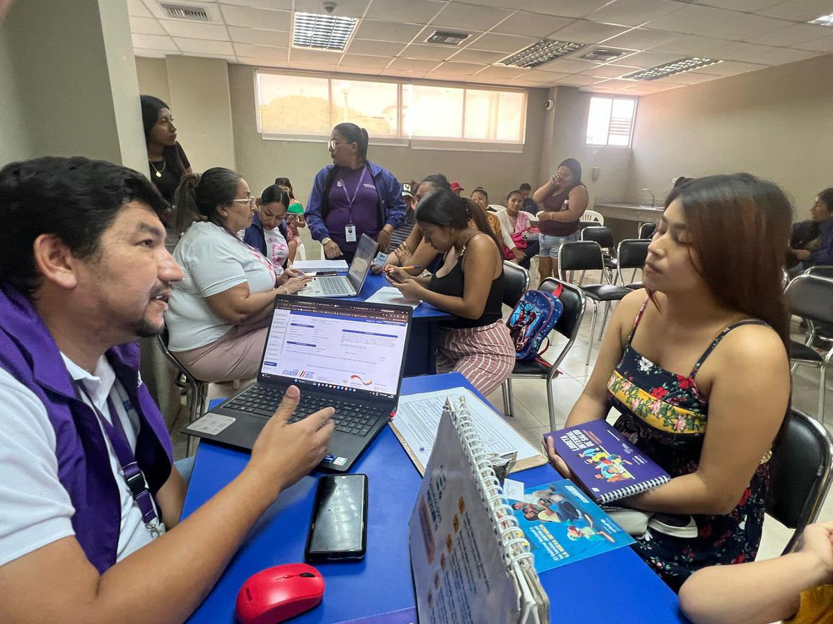 GoberManabi's tweet photo. En el cantón Jaramijó se desarrolló una jornada intersectorial con servicios y orientación para mujeres embarazadas, familias con niñas y niños menores de 2 años y ciudadanía en general.

Durante la actividad se brindó información sobre el Bono de los 1.000 días, bonos https://t.co/HJBguQbdAM