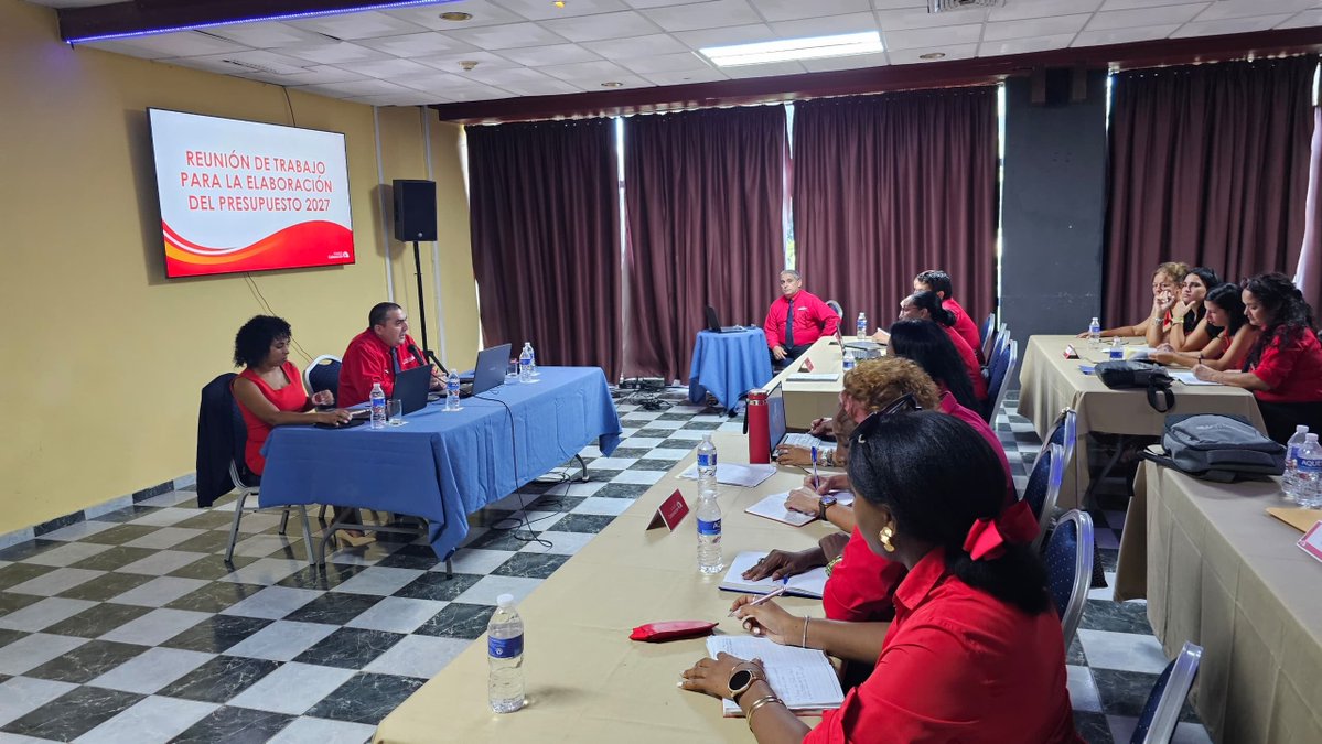 avcubanacan94's tweet photo. Hoy se realizó el Encuentro con las Sucursales, dedicado a la presentación y análisis de las proyecciones estratégicas para el año 2027🇨🇺🙌✈️.
.
.
.
#preparandomotores #viajescubanacan #ATuLado https://t.co/xXy4OxWy0p
