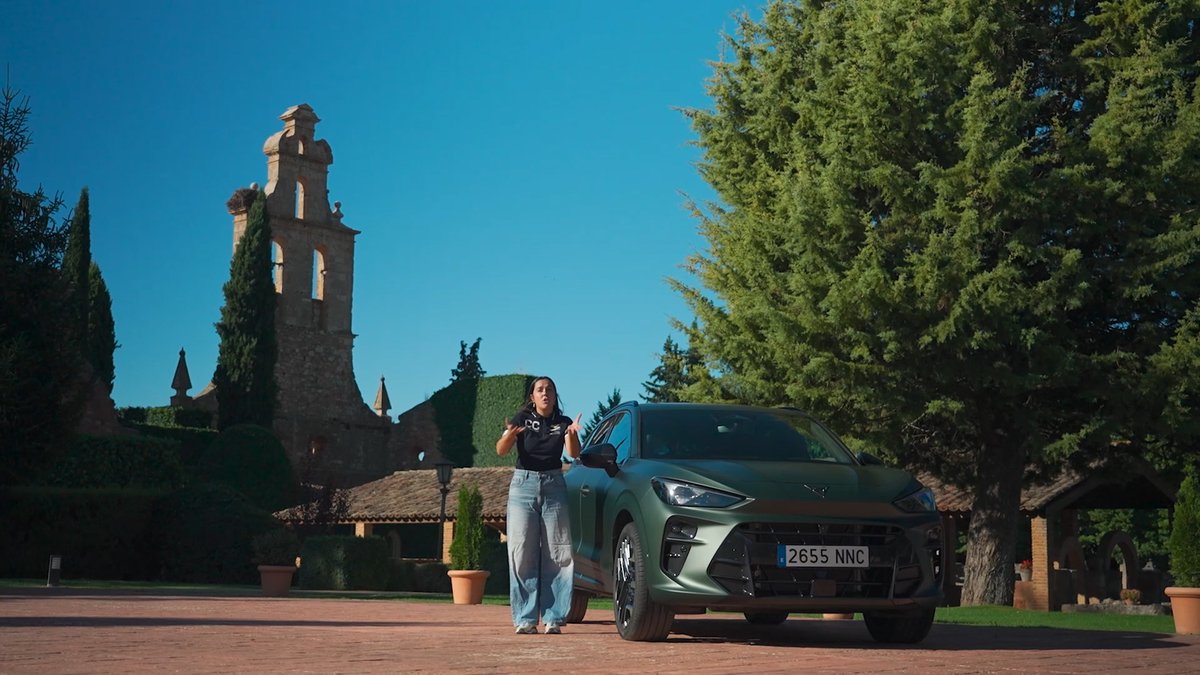 CCubicos's tweet photo. Este domingo en #CCubicos433, @noe_soage tendrá la oportunidad de probar la versión especial del @CUPRA_esp Terramar 🏁 llamada "Tribe Edition" 🔆. Llega con varios detalles exclusivos que le dan un toque muy chulo a este SUV deportivo 🚀.

A partir de las 9:45 en @antena3com 📺 https://t.co/KR9UEoLnB6