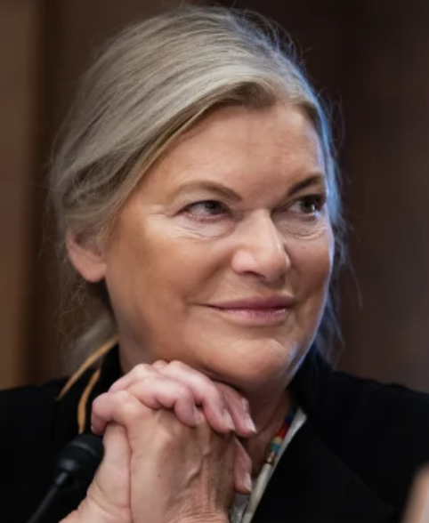coinbureau's tweet photo. 🚨UPDATE: White House crypto adviser Patrick Witt says PROGRESS has been made on all outstanding disagreements.

Talks CONTINUE on ethics provisions, stablecoin rewards and yields ahead of an expected September 15 Senate procedural vote.

Senator Cynthia Lummis says Democrats helped her write the bill.

“Now they need to vote for the bill they built,” Lummis said.