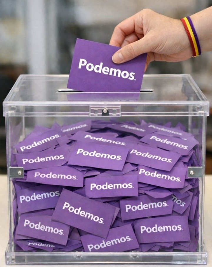 PozoJulian's tweet photo. Parece mentira que la clase trabajadora no vote en masa a PODEMOS, siendo el partido político que todas sus propuestas son para favorecer a los trabajadores. https://t.co/CR5RkLtD9T