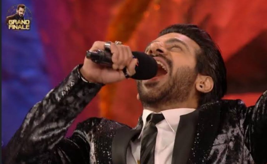 KVMFanmily's tweet photo. 'Iss show ko jeena hi iss show ko jeetna hai...' 🫶🧿

#KaranVeerMehra #KaranVeerMehra𓃵 #KVMFanmily #KVMNation @KaranVeerMehra https://t.co/vmMFsQqnxp