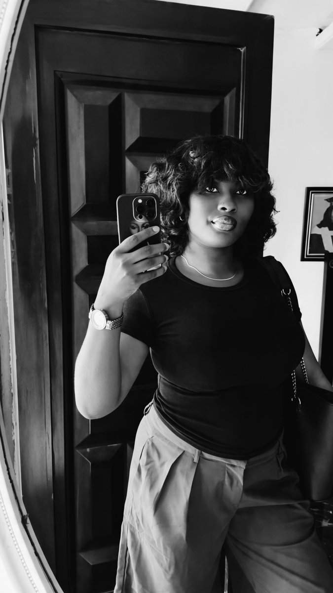 the__peaarl's tweet photo. 🖤 https://t.co/lOzaTyq12A