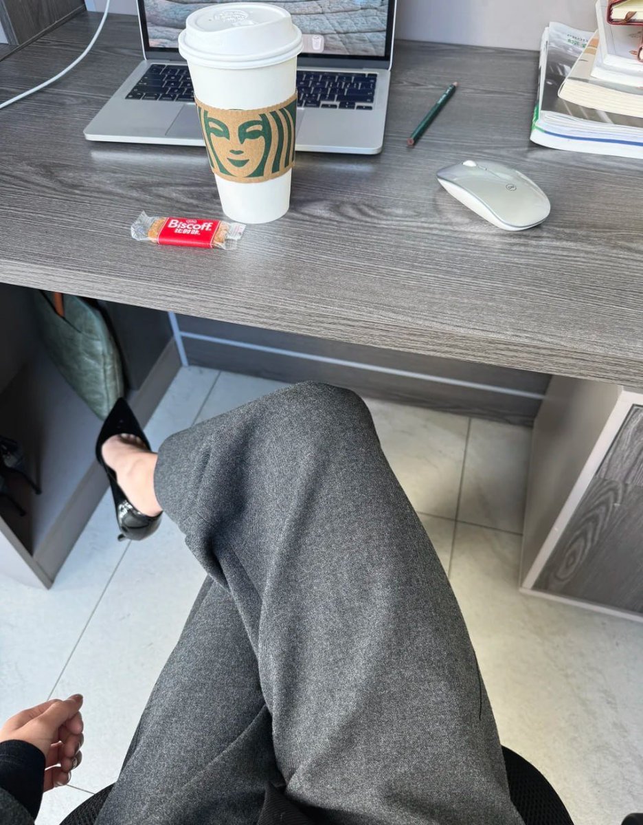 RubyGrace3p's tweet photo. Just me, my coffee, and my work. ☕💻 https://t.co/rsREod0e1K