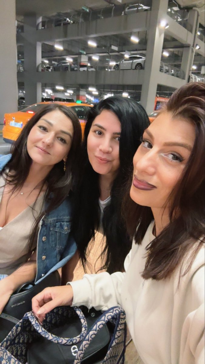 Yazsusummerwine's tweet photo. Biz kavuştuk @pembe26433 @aslan45286 🇹🇷♥️💋🥰 https://t.co/HIISUp4eY5