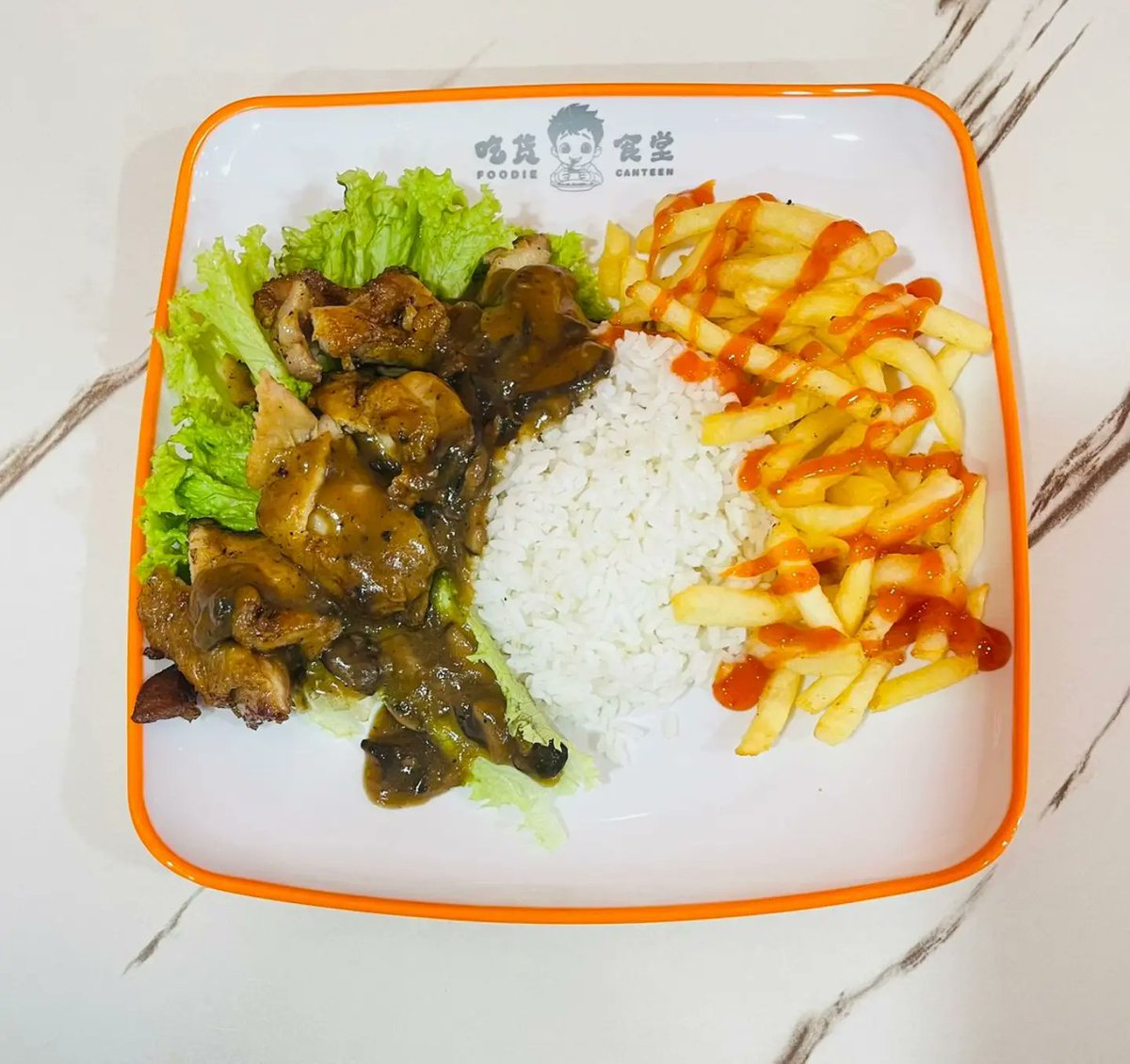 LoidaDahn's tweet photo. Today’s pick: Black Pepper Chicken Chop Rice. Juicy chicken chop topped with rich black pepper sauce, served with fragrant rice and golden fries. A must-try for black pepper lovers! https://t.co/CY4DwN0Tc5