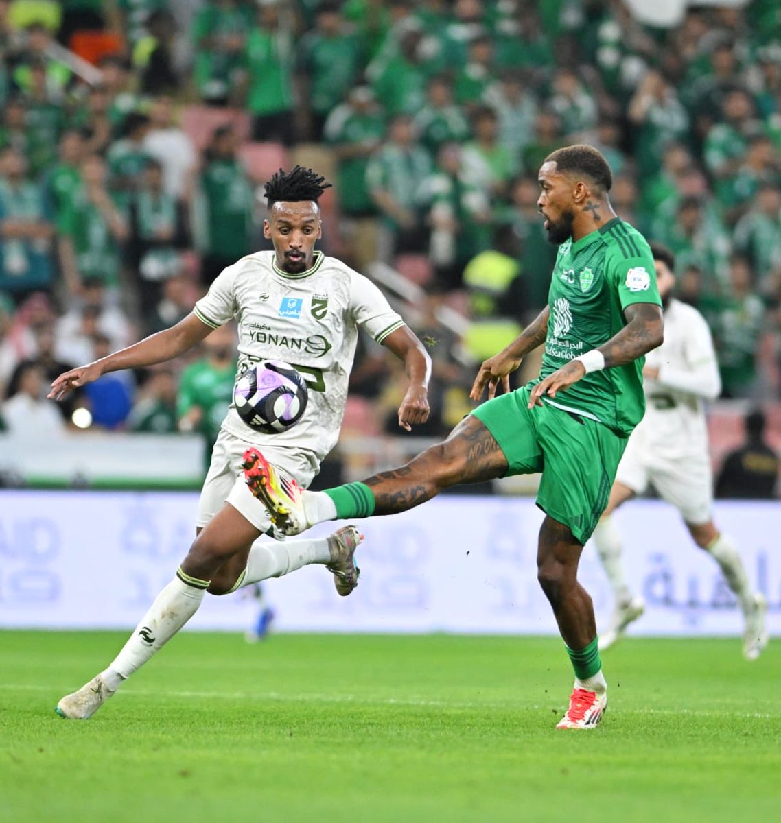 AhliStat's tweet photo. مواجهات الأهلي والحزم تاريخيًا في كافة البطولات الرسمية | 

🏟 لعبا (20) مٌباراة 
🟢 فاز الأهلي في (13) مٌباراة
➖ تعادلا في 6 مٌباريات 
🟡 فاز الحزم في مٌباراة واحدة
⚽️ سجل الأهلي (38) هدف 
🥅 سجل الحزم (15) هدف

#Ahlistat https://t.co/xx5fydHjS9