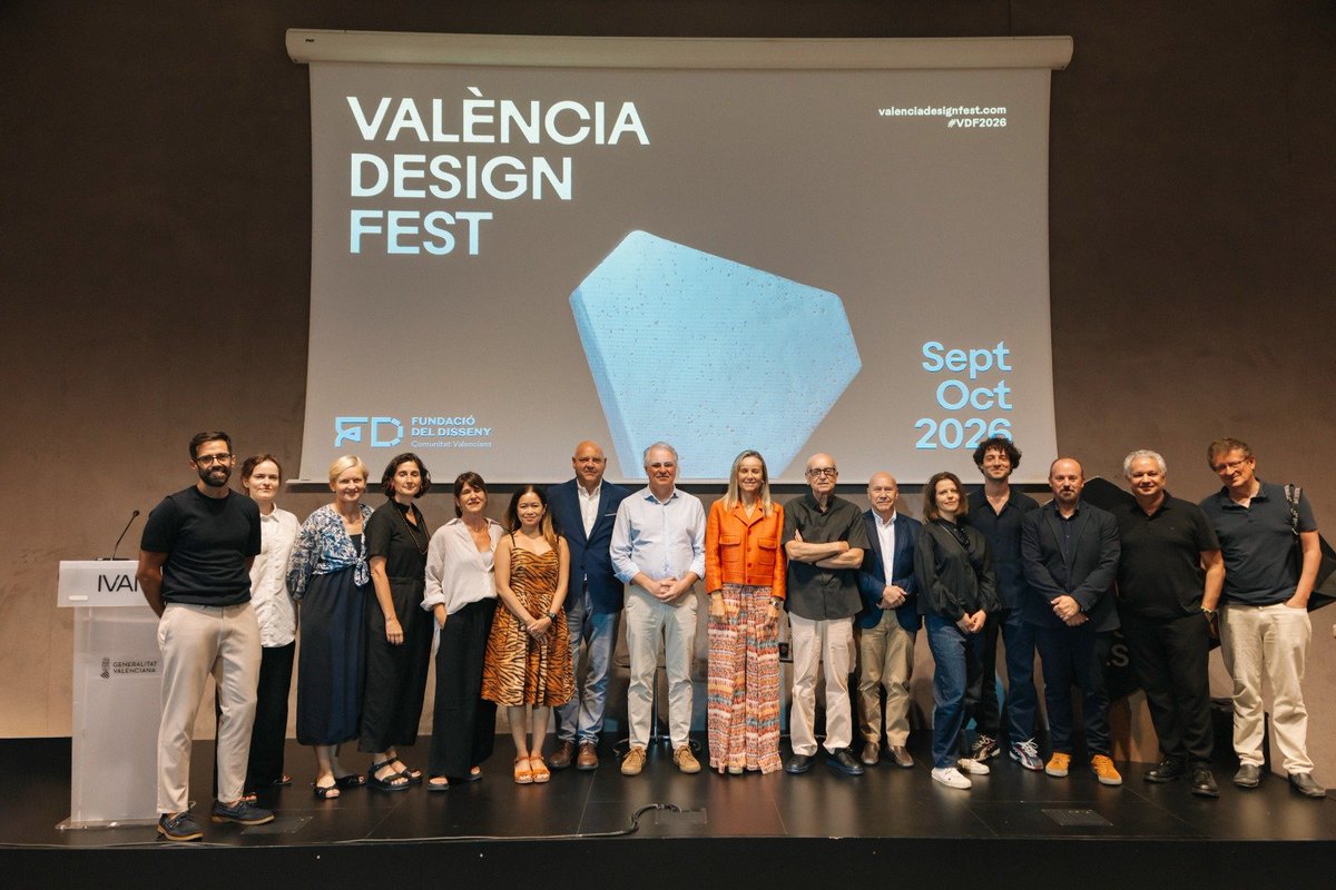 AjuntamentVLC's tweet photo. 📐 Des de hui fins al 15 d'octubre torna @ValenciaDesignF, un festival organitzat per @fundaciodisseny, amb un fum de propostes en diferents seus de #València que fa valdre el #disseny, la cultura, la creativitat i la #innovació.

Consulta el programa ▶️ https://t.co/7sHDvjAZTO

#VDF2026